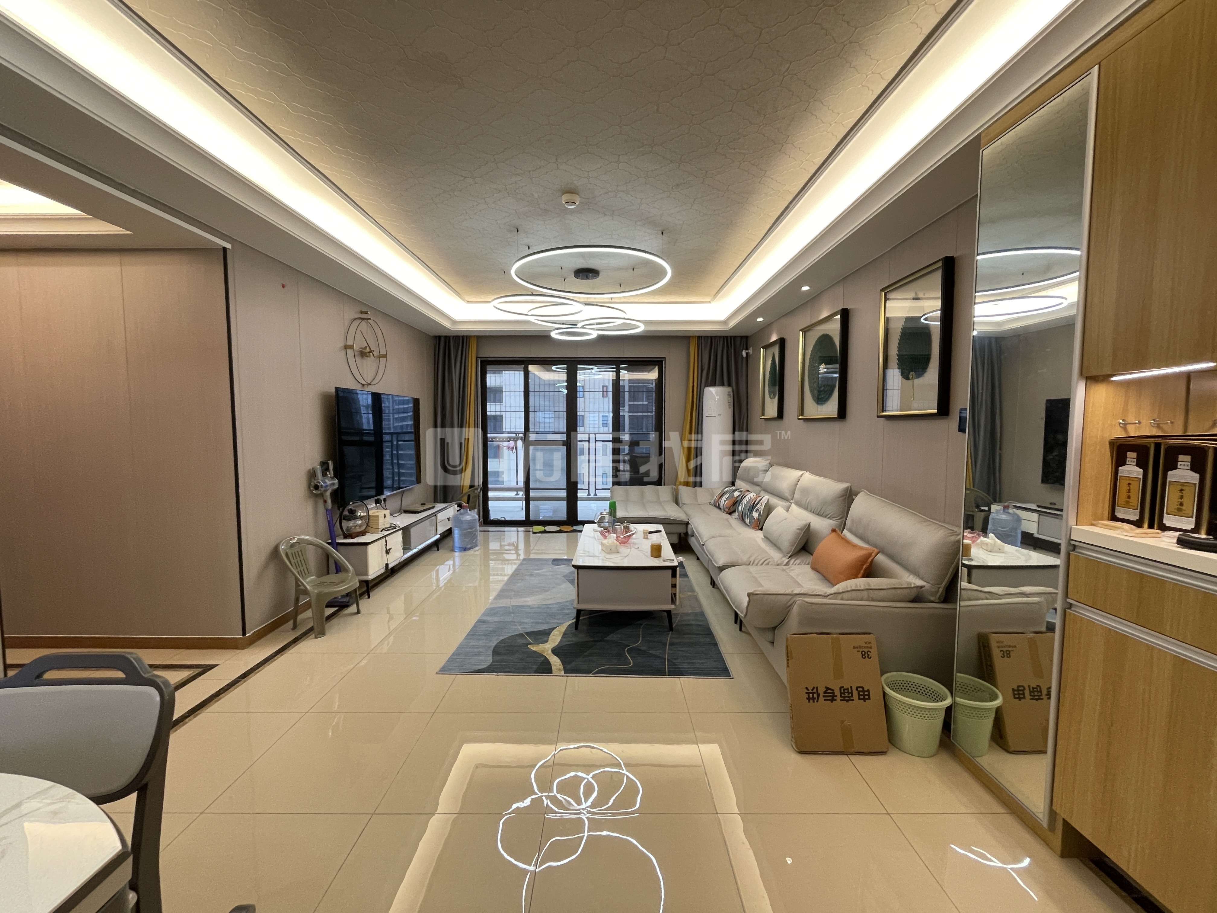 金科观天下带装修四房两卫 南北朝向 中间楼层