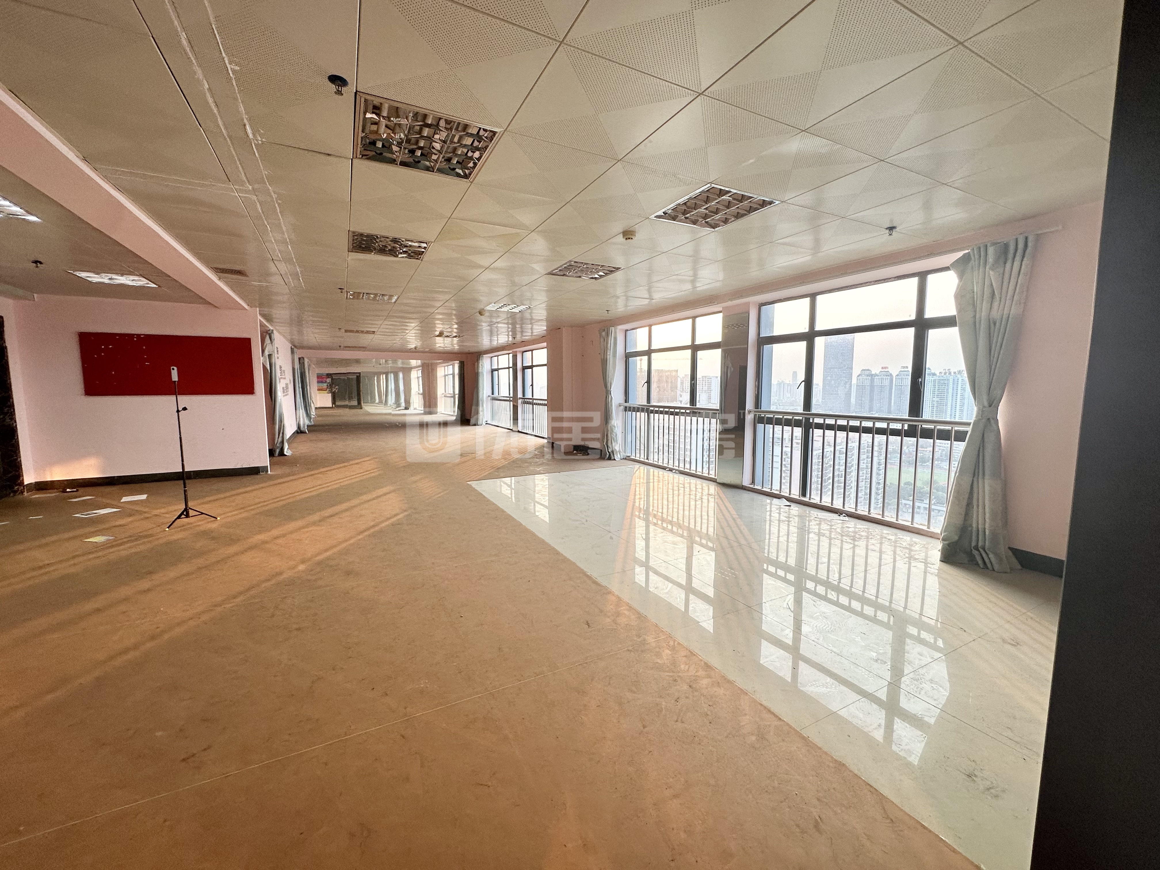 满两年青湖中心普装满二急售朝向南北2室225