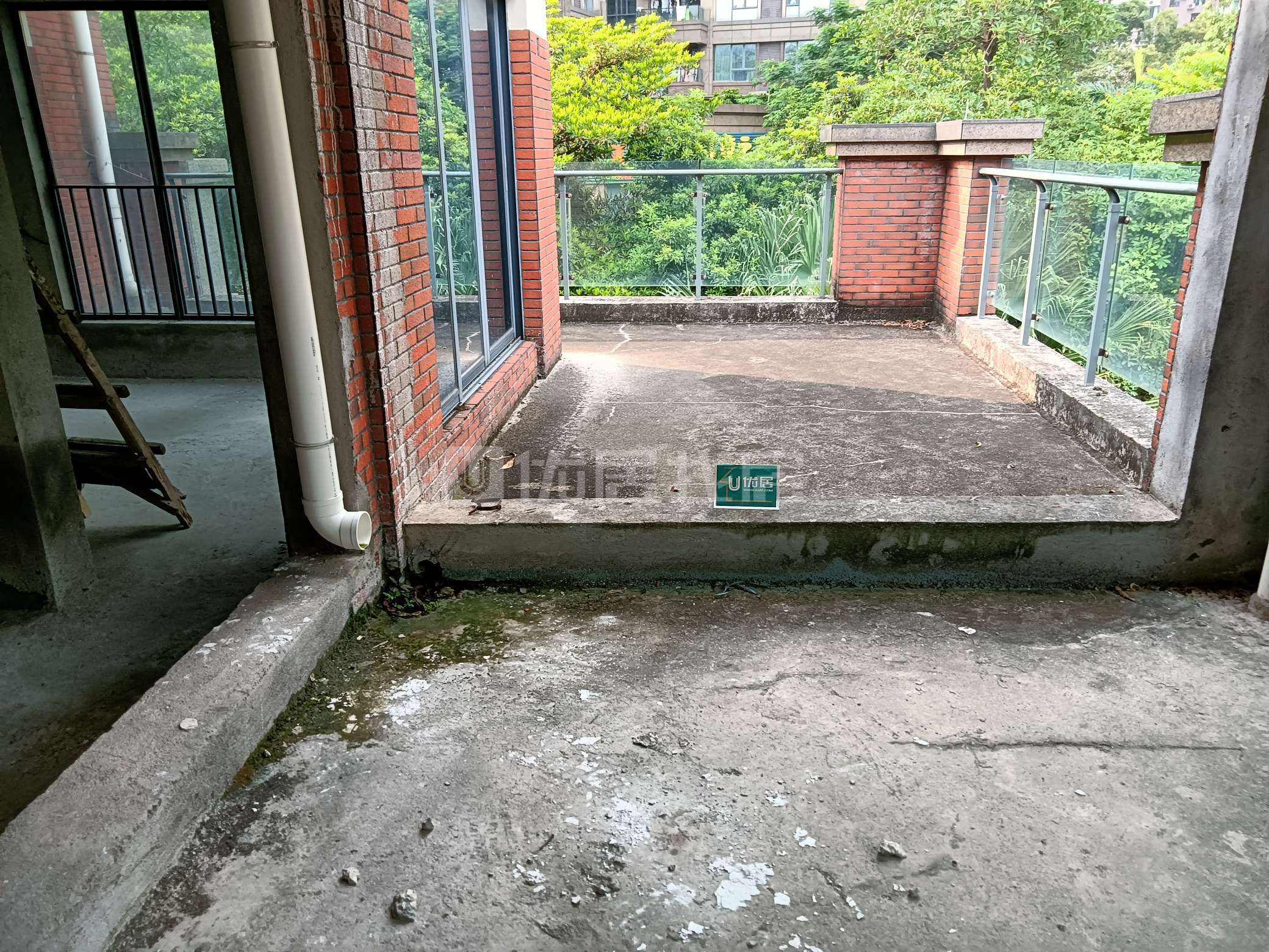 鼎峰尚境联排边位大别墅带大花园诚意出售